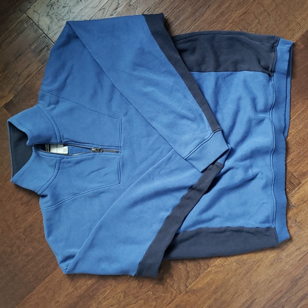 American Eagle Sweat Shirt